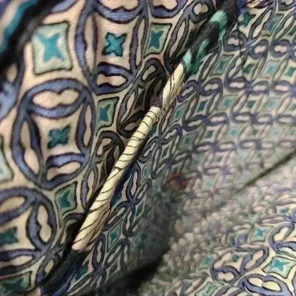 Vera Bradley Blue Cream  Floral  Cotton Large Tote Very Good Condition - Picture 8 of 12